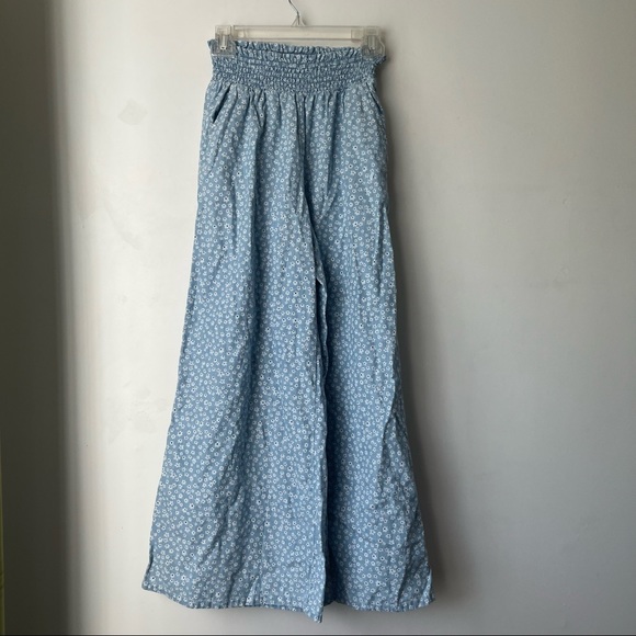American Eagle Light Blue Floral Smocked Wide Leg Pant S NWT - Picture 6 of 9
